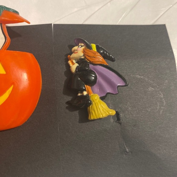 5x Vintage Brooch Pin Halloween Pumpkin Witch Ghost Pull‎ String Boo Hallmark - Picture 6 of 10